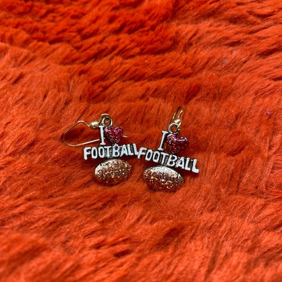 I love football earrings - Picture 1 of 3